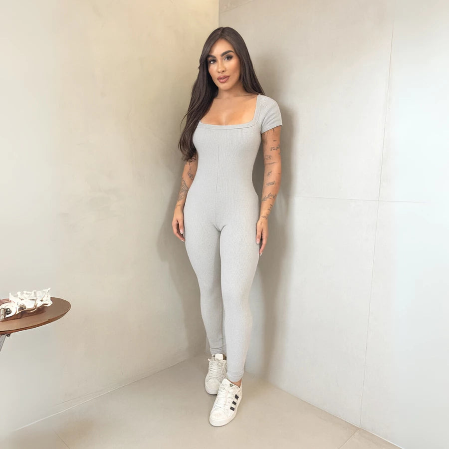 Macacão Canelado Manga Curta